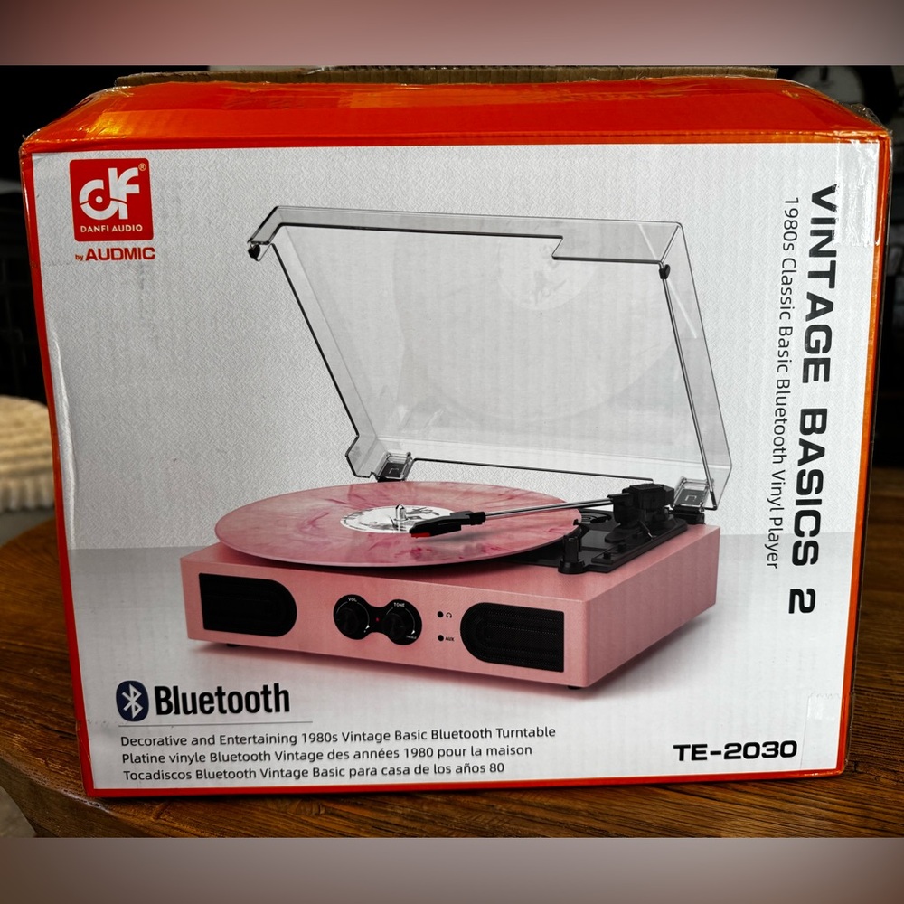 NWT Bluetooth Vinyl Player